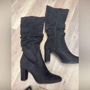 Y-Not Knee High Solid Black Boots Block Heel Slip on Size 7.5 womens